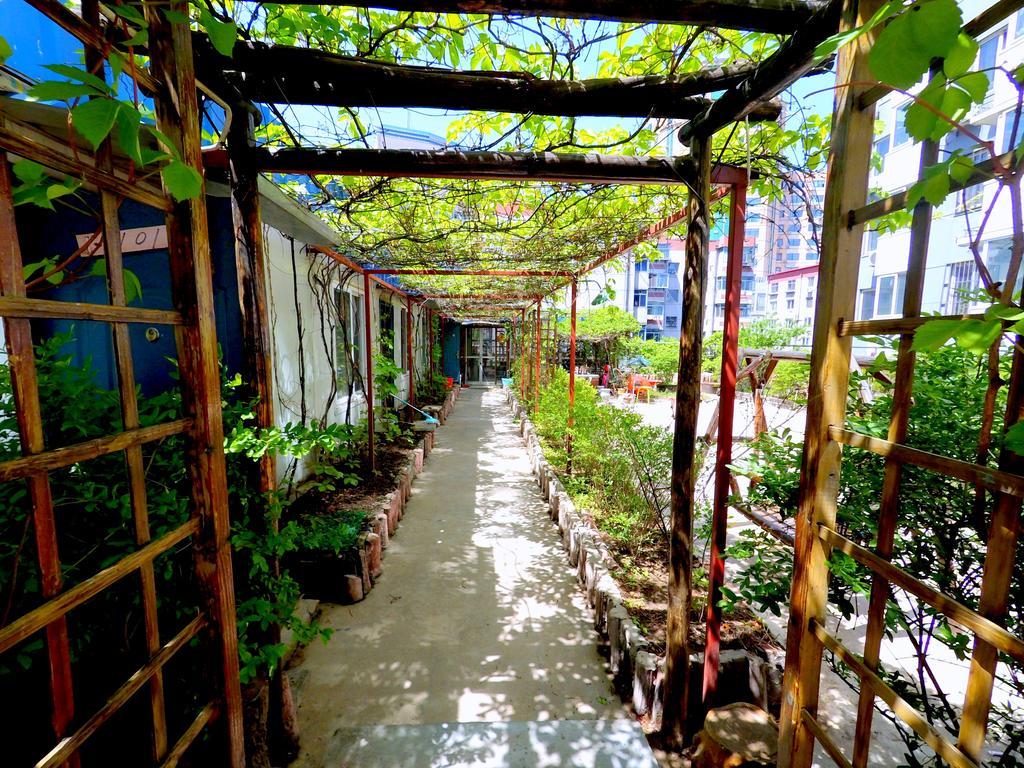 First Met Backpackers Hostel تشنغده المظهر الخارجي الصورة