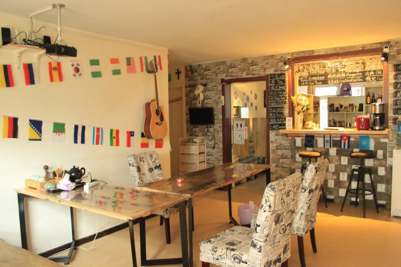 First Met Backpackers Hostel تشنغده المظهر الخارجي الصورة
